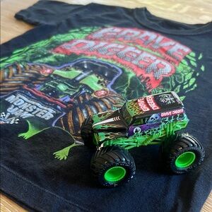 💀💚🪦MONSTER JAM GRAVE DIGGER TEE & TRUCK BUNDLE🪦💚💀